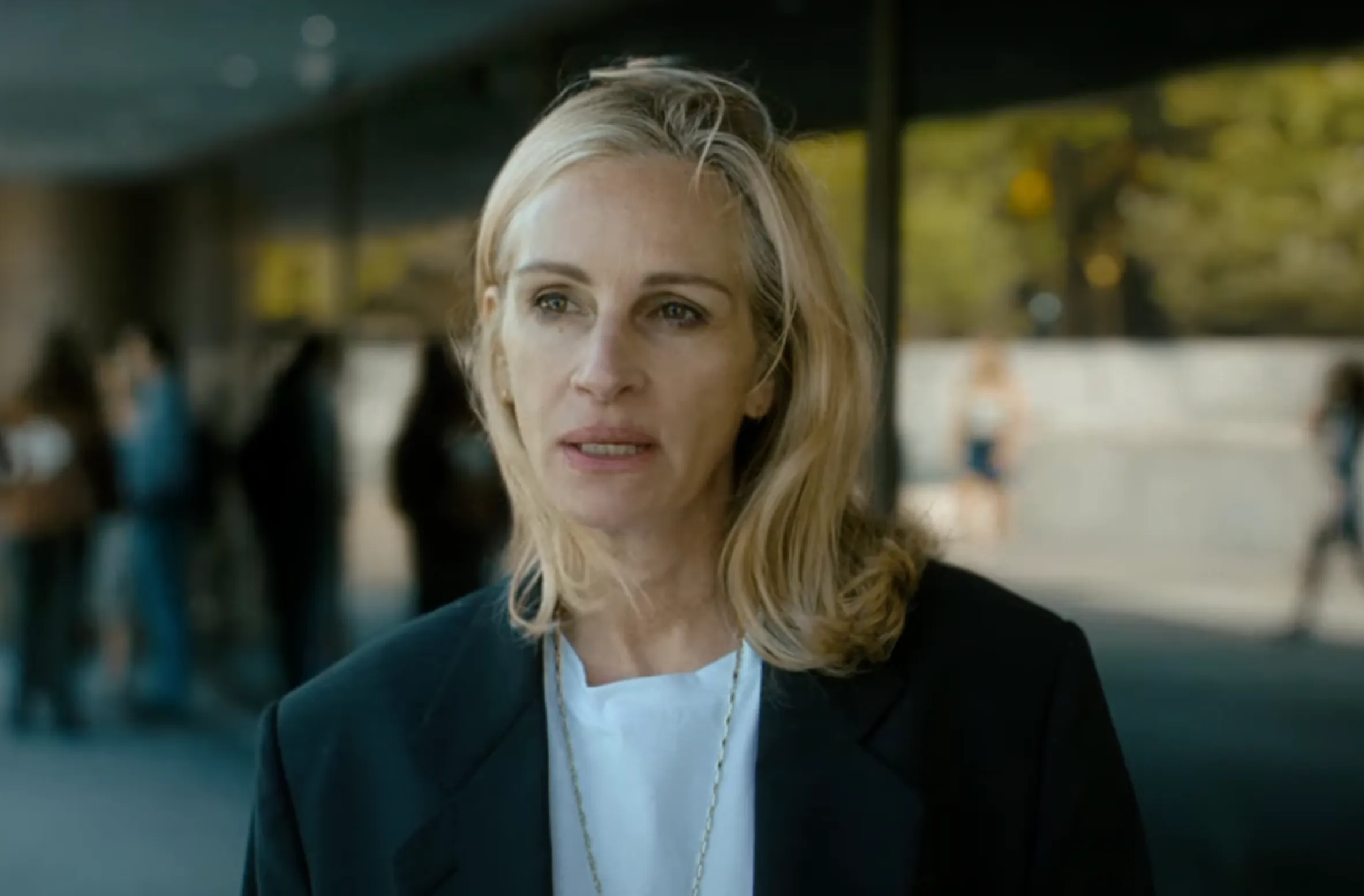 After the Hunt Trailer: Julia Roberts, Andrew Garfield in Guadagnino Drama
