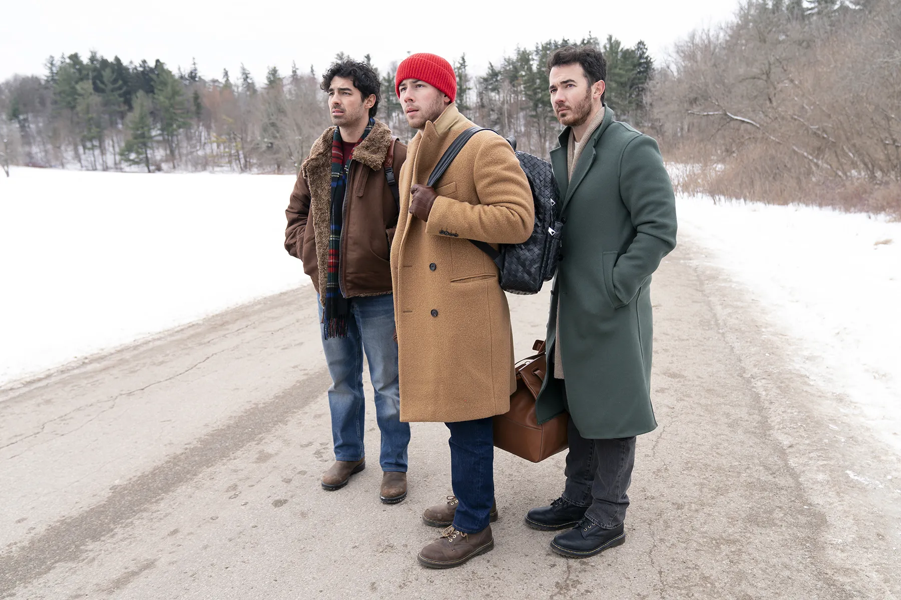 Jonas Brothers Dash Home in 1st 'A Very Jonas Christmas Movie' Trailer