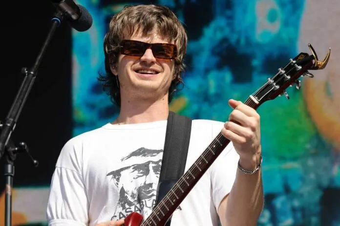 Stranger Things" Have Happened: Actor Joe Keery Latest TV Star to Get a  Number 1 Pop Hit as "End of Beginning" Beats Taylor Swift - Showbiz411