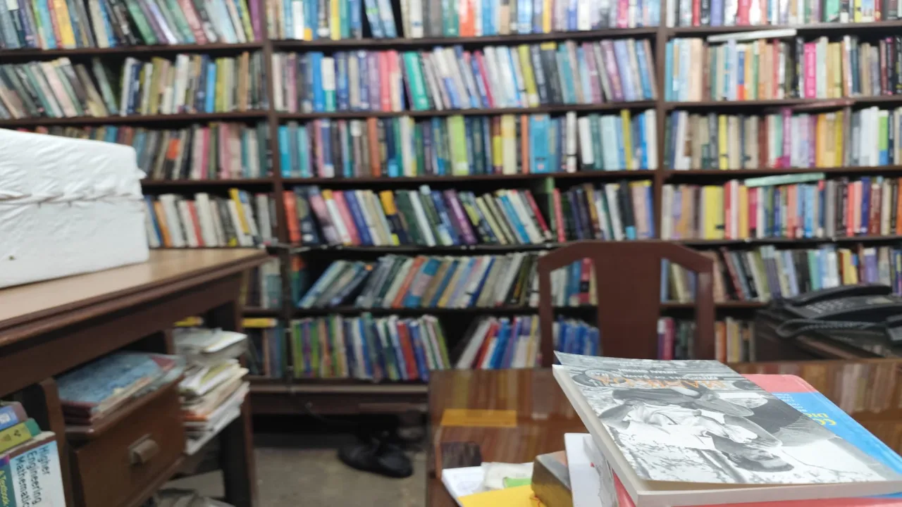 best book shop in college street for students, bookshop near me