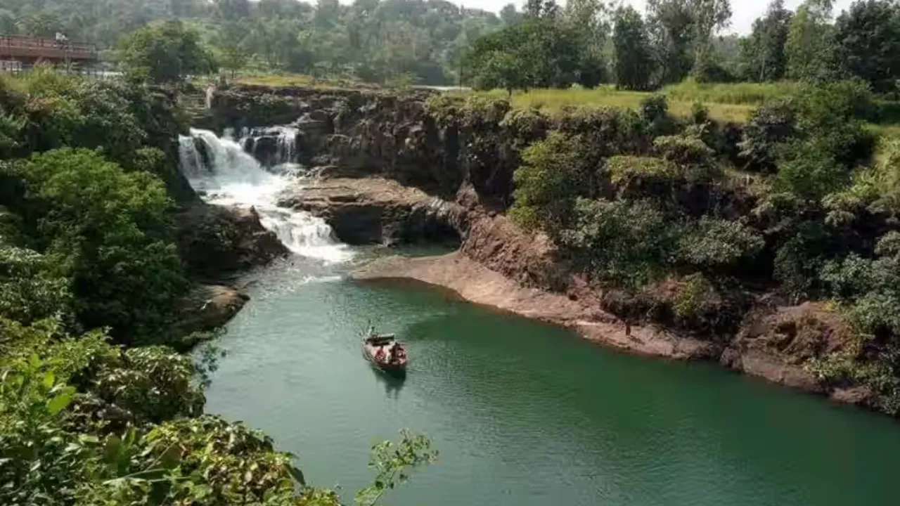 5 bhandardara waterfall