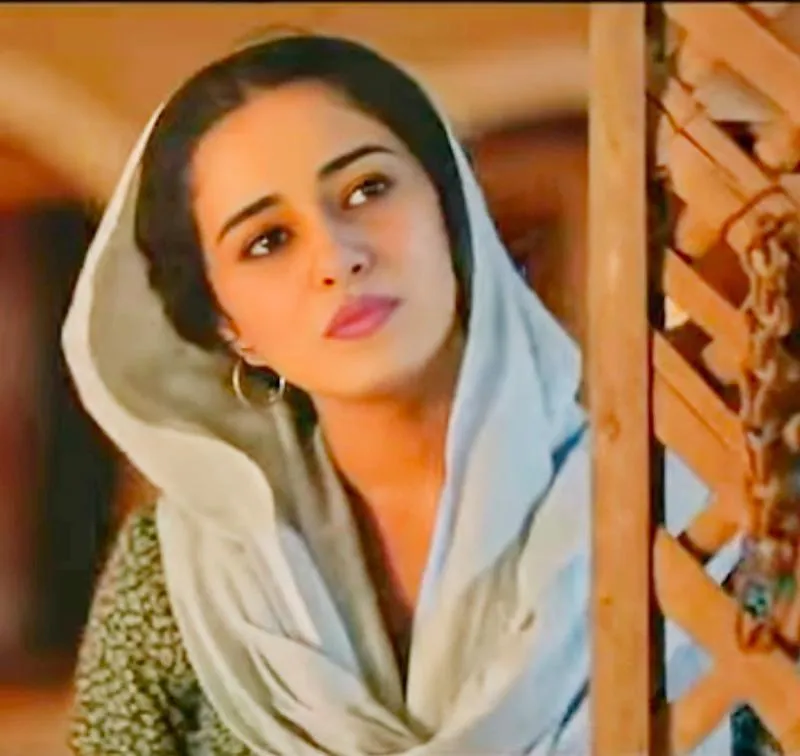 Ananya Panday with co-s