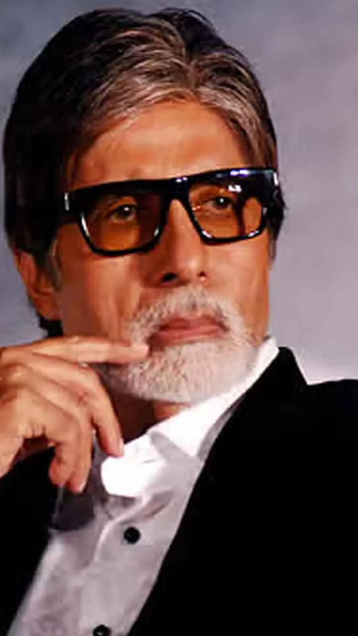 आतंकी हमले के माहौल में Amitabh Bachchan का ट्वीट बना विवाद का कारण, लोगों ने उठाए सवाल