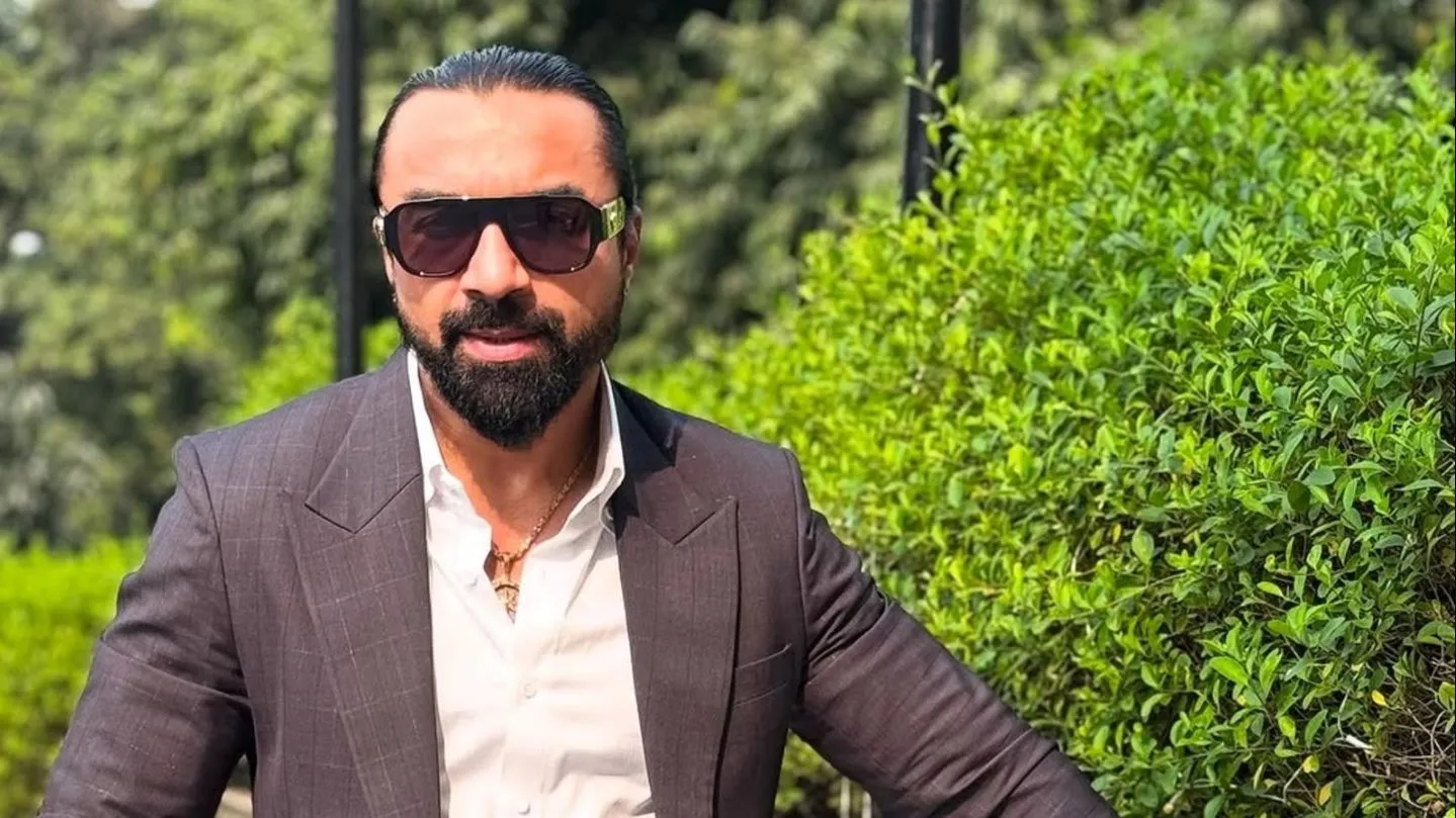 ajaz khan