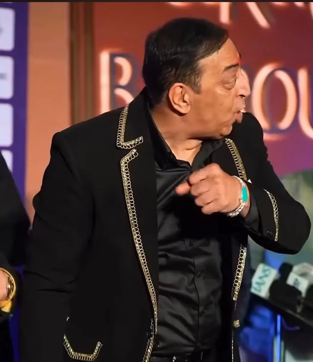 Delighted Vindu Dara Singh shows off his Bday-Gift bracelet