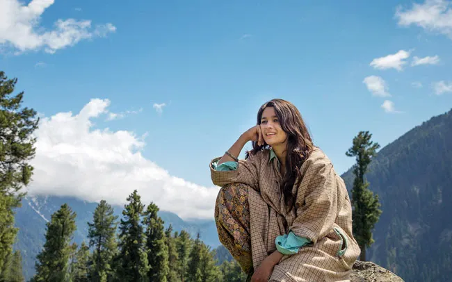 song Patakha Guddi