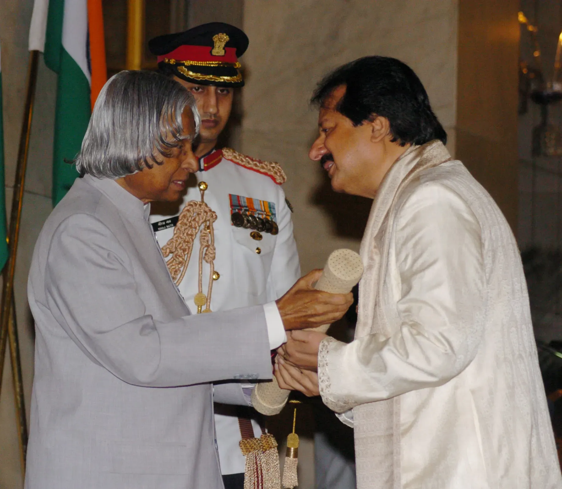 Ghazal singer Shri Pankaj Keshubhai Udhas Padma Shri Award by Dr. A.P.J. Abdul Kalam on March 29, 2006