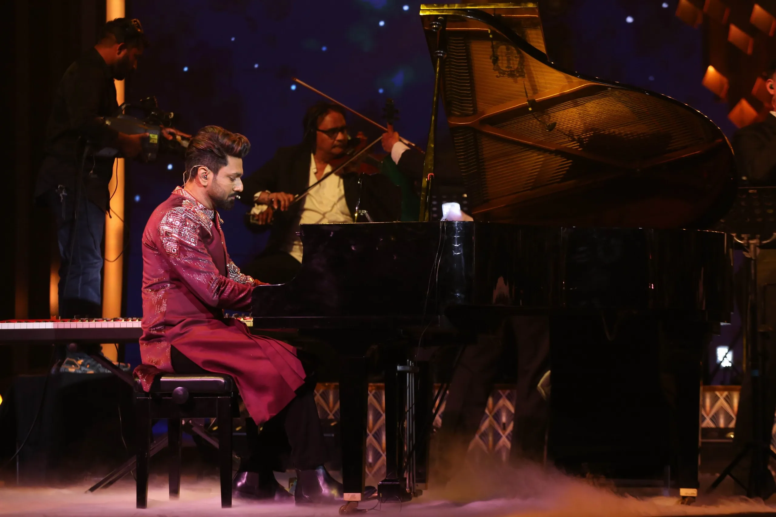 Mithoon Palak and 60 Musicians Create a Cinematic Moment at the 23rd Zee Cine Awards 2025