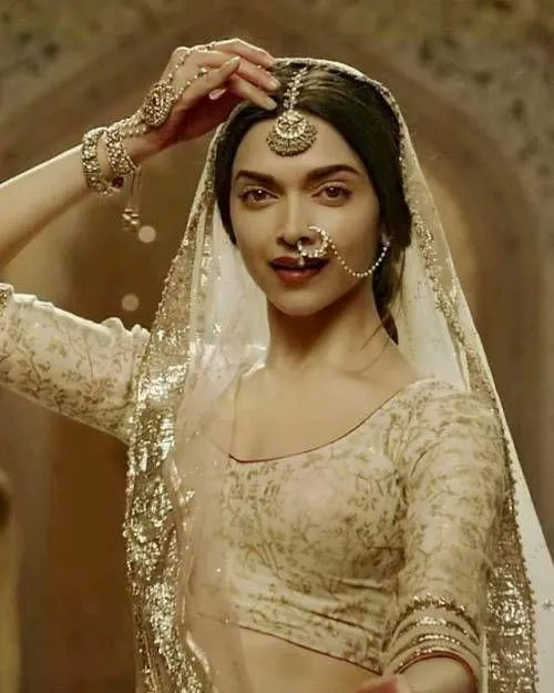 Bollywood's Maang Tikka muses