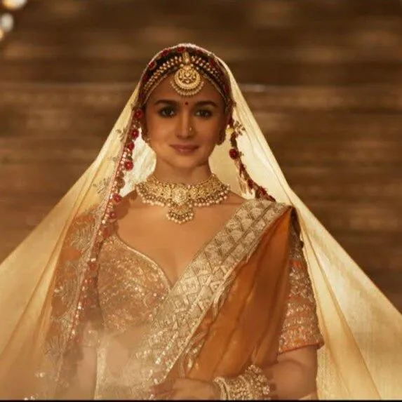 Bollywood's Maang Tikka muses