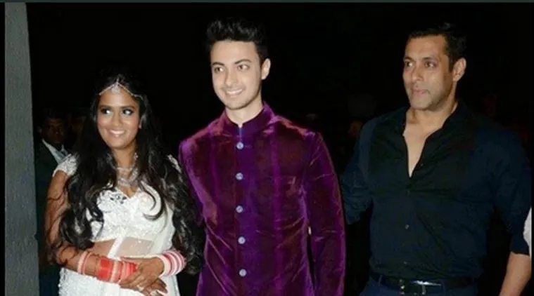 Arpita Khan's wedding: Salman Khan makes newlyweds meet the press, fans |  Bollywood News - The Indian Express