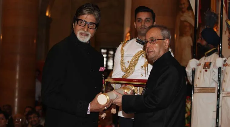 Amitabh Bachchan gets Padma Vibhushan amidst loudest applause |Amitabh Bachchan experimenting with new roles