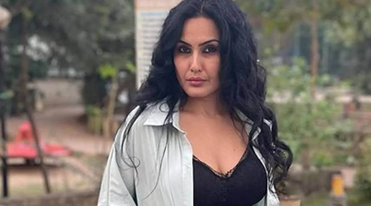 Kamya Punjabi loses Rs 1 lakh in Indore's street food joint, finds it back:  'This is amazing and surprising' | Television News - The Indian Express
