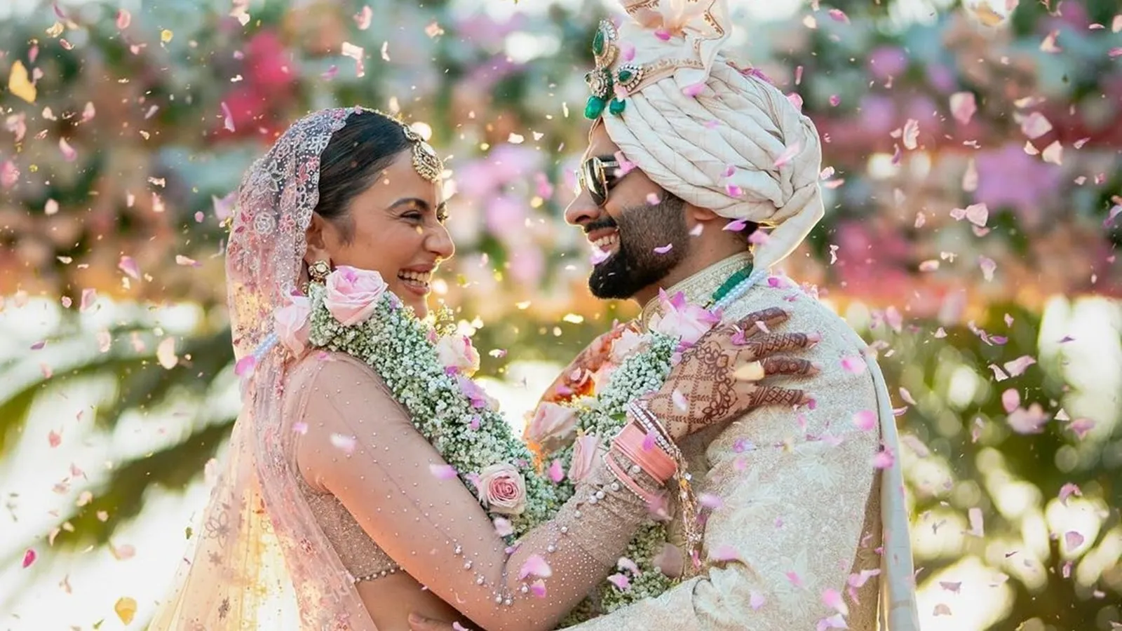 Rakul Preet Singh and Jackky Bhagnani tie the knot in Goa. See first photos  | Bollywood News - The Indian Express