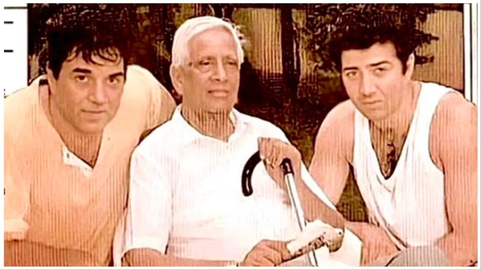 Dharmendra shares rare photo with dad Kewal Kishan, son Sunny Deol; regrets  not spending enough time with parents | Bollywood News - The Indian Express