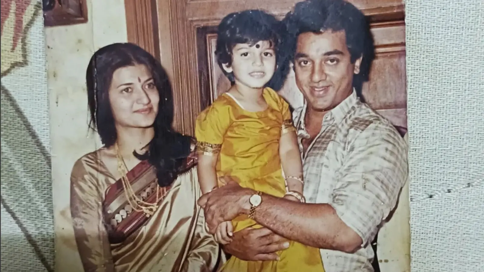 Shruti Haasan shares heartwarming childhood photo with parents Kamal Haasan  and Sarika | Tamil News - The Indian Express