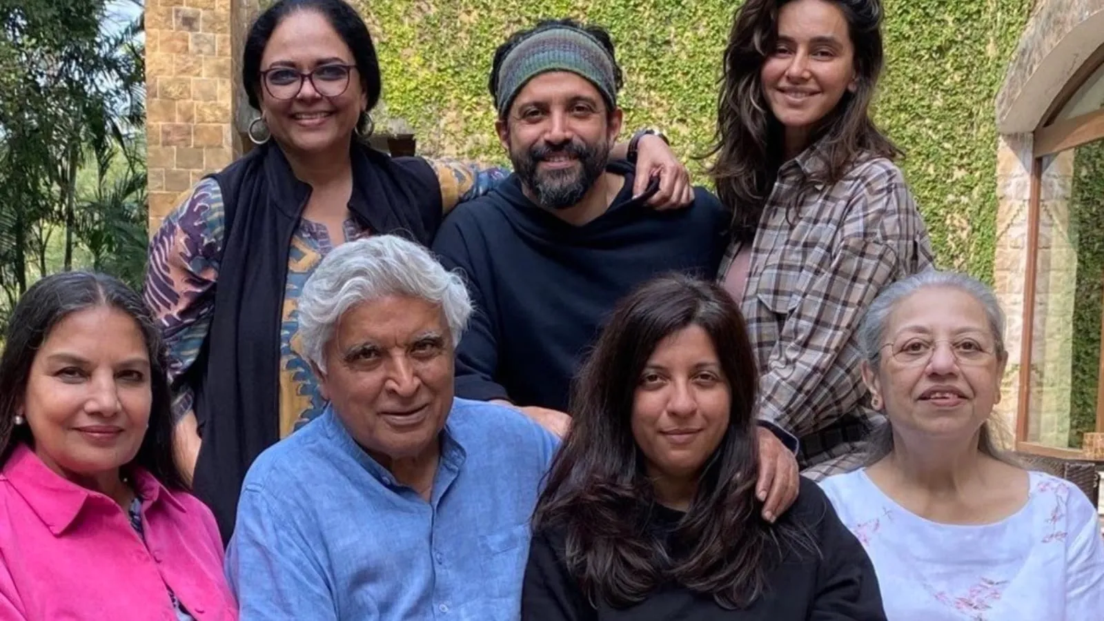 Farhan Akhtar felt 'angry, betrayed' when dad Javed Akhtar married Shabana  Azmi; scriptwriter accepts he feels 'guilty' towards first wife Honey Irani  | Bollywood News - The Indian Express