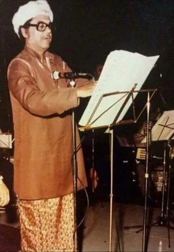Pin by Anil Mintu on Kishore Kumar | Legendary singers, Film icon, Vintage  bollywood