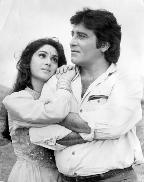 Meenakshi sheshadri... Vinod Khanna 