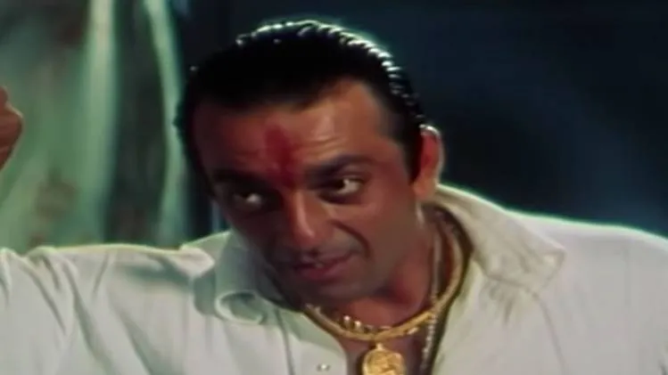 संजय दत्त की फिल्म 'वास्तव' का ये दिवाली सीन आज भी है लोगों की पहली पसंद -  sanjay dutt vaastav movie diwali scene still peoples favorite tmov - AajTak