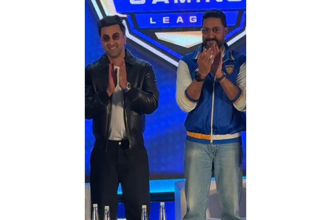 Ranbir Kapoor, Abhishek Bachchan arrive in style for Indian Super Gaming  League event