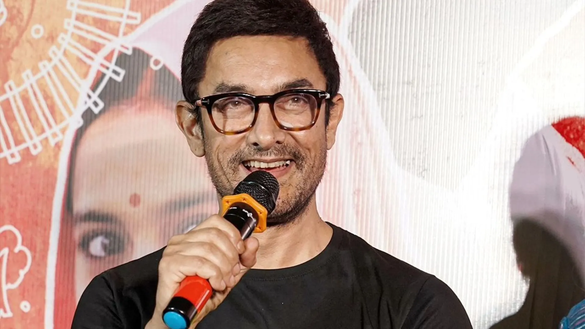 Khan Celebrities Who Celebrate Diwali With Family Shah Rukh Khan Aamir Khan  Saif Ali Khan - Entertainment News: Amar Ujala - Diwali With Family:पूरे  परिवार के साथ दिवाली मनाते हैं ये खान