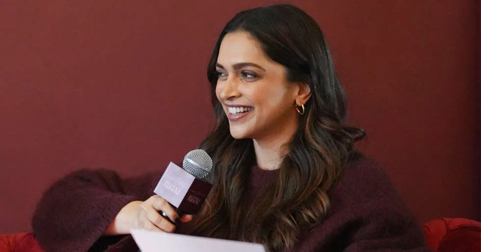 Deepika Padukone Books Flights, Pens Welcome Notes for Fans at Intimate  Birthday Meet | Filmfare.com