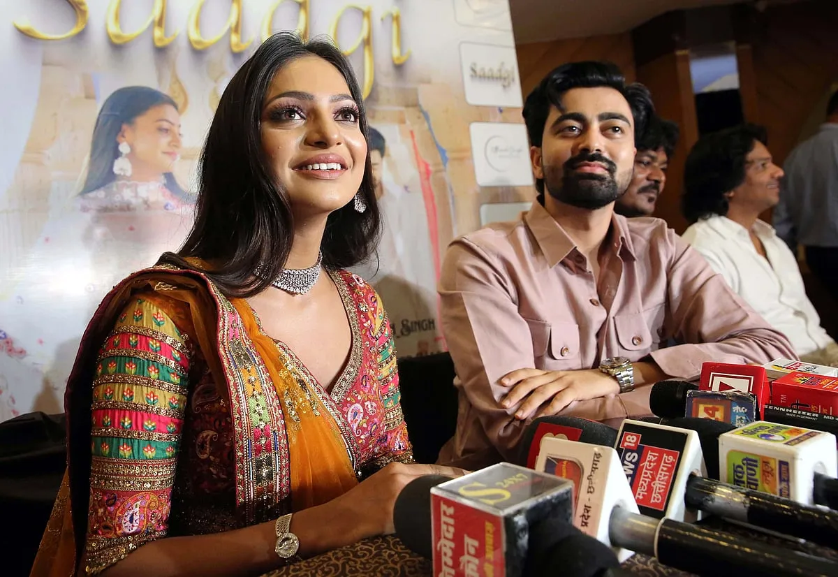 Monalisa; Prayagraj Mahakumbh