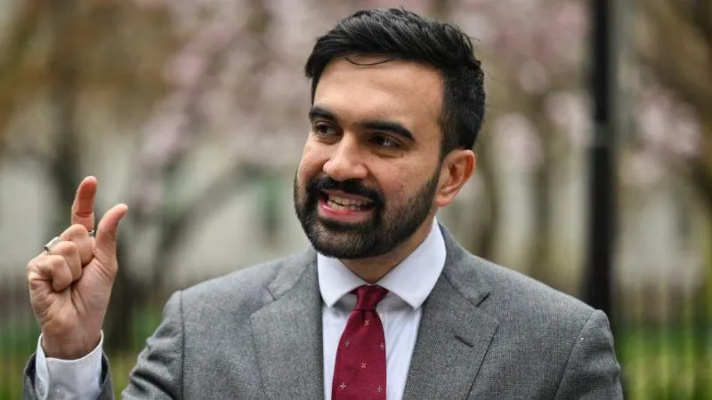 भारत-हिंदू विरोधी जोहरान ममदानी बना न्यूयॉर्क का मेयर, अब्बू भी था आतंक  समर्थक | Bharat-Hindu Virodhi Vivado Me Ghira Zohran Mamdani Ab New York Ka  Naya Mayor, Abbu bhi thi aatank samarthak