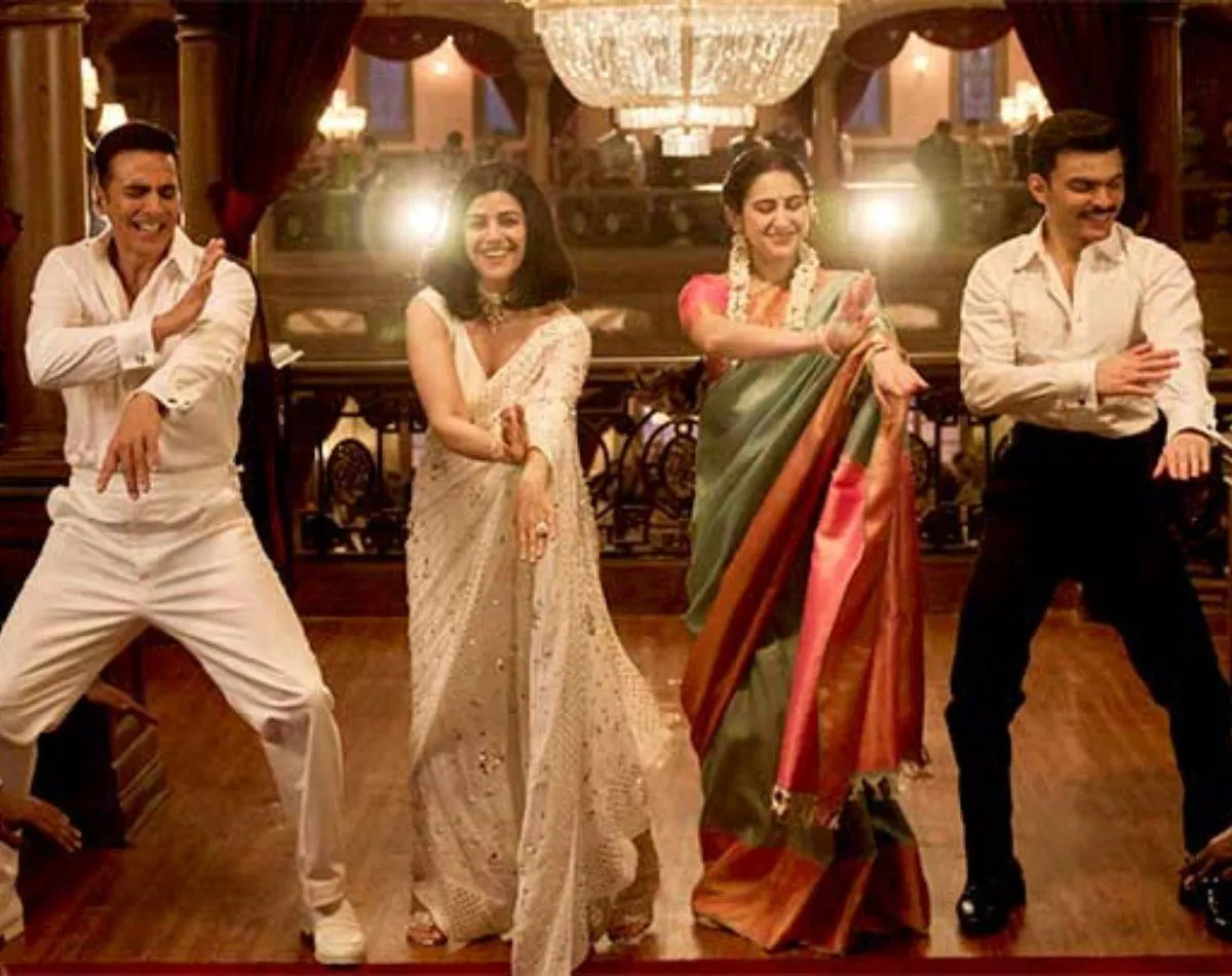 Sky Force Film song rang release Akshay Kumar Nimrat Kaur Veer Pahariya  Sara Ali Khan impressive chemistry | Rang Song OUT: अक्षय कुमार-वीर पहाड़िया  ने जमा दिया 'रंग', तो खूब चमकीं निमरत