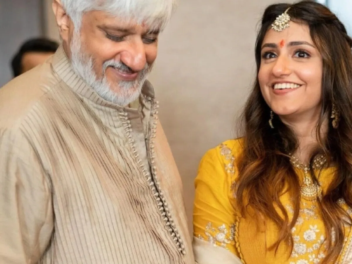 Vikram Bhatt booked in another ₹13.5 crore fraud case with daughter Krishna  Bhatt Sarda | Bollywood