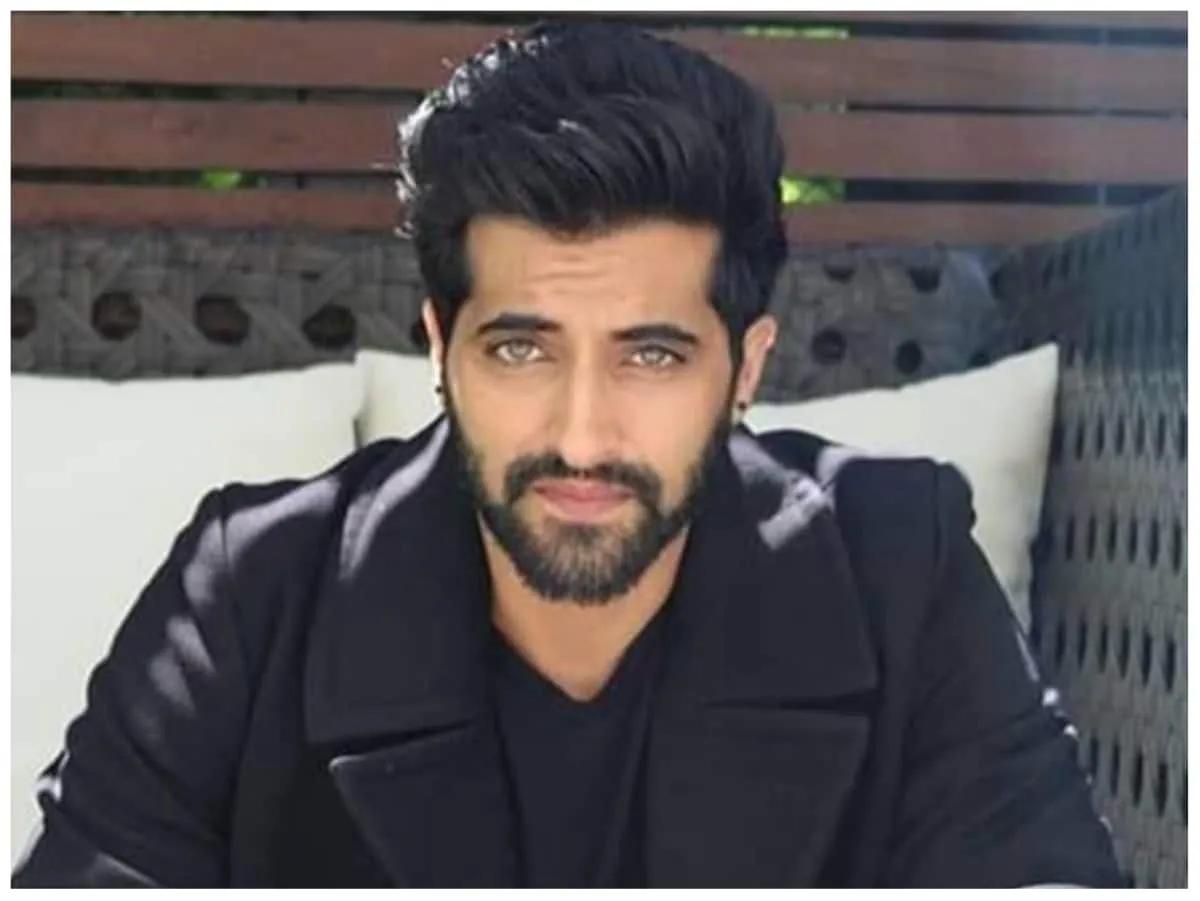 Celeb Education: हॉलीवुड से हुई शुरुआत, अक्षय ओबेरॉय के पास है एक्टिंग की  खास डिग्री - celeb education bollywood actor akshay oberoi education acting  courses - News18 हिंदी