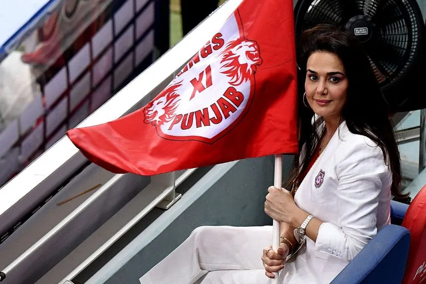 Pictures of Preity Zinta Cheering For Kings XI Punjab Go Viral on Social  Media
