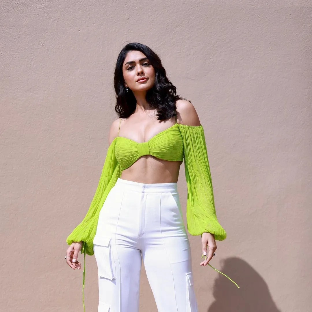Mrunal Thakur 