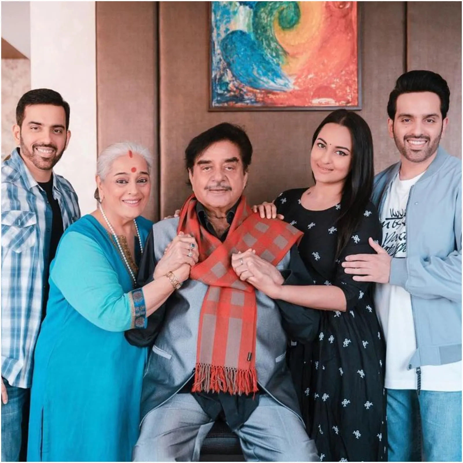 As Shatrughan Sinha Turns 76, Here's a Look at Veteran Actor's Most  Adorable Moments With Family - News18