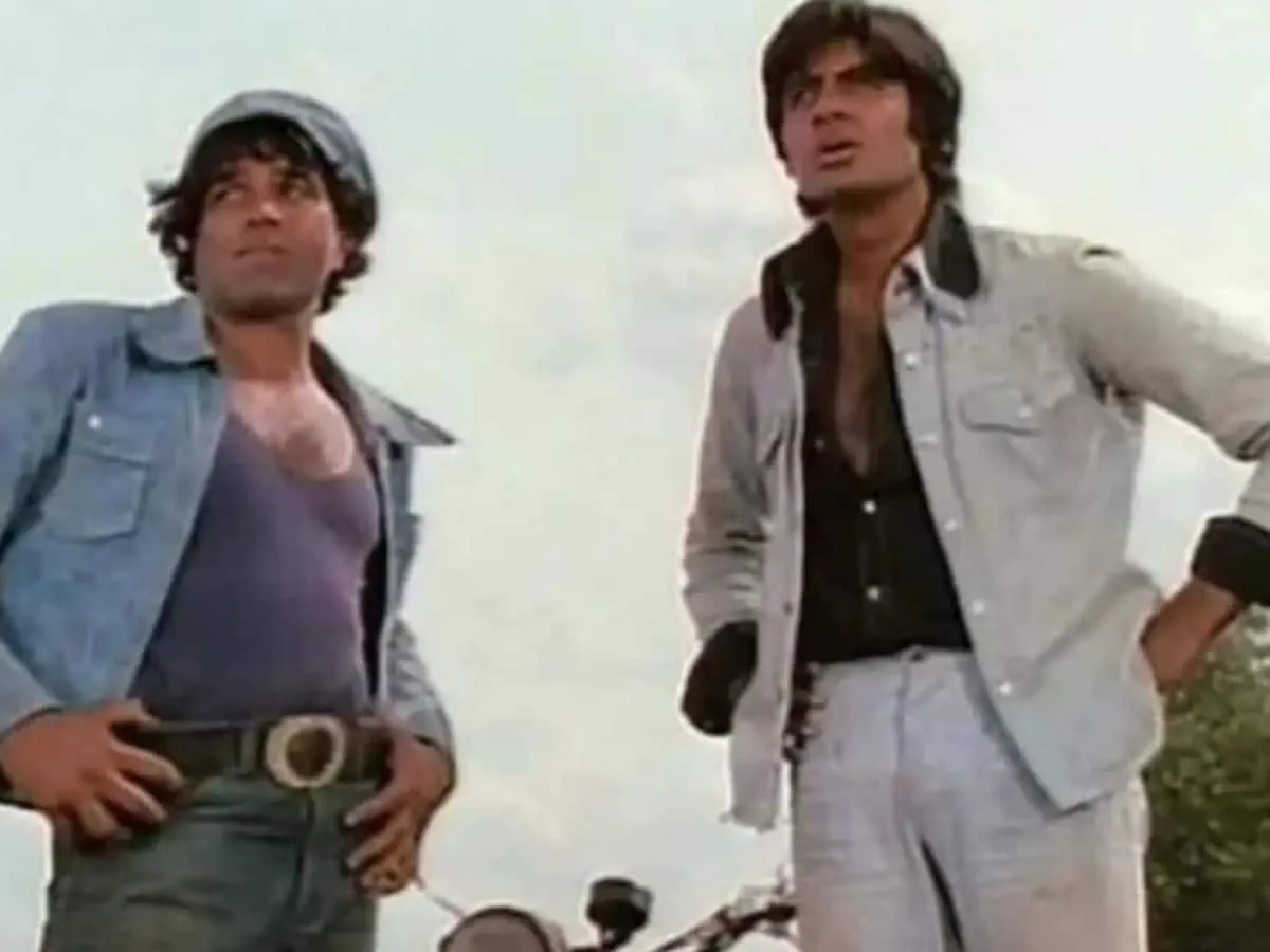 When Dharmendra Shot A Real Bullet During The Climax Scene Of Sholay |  Movies News - News18