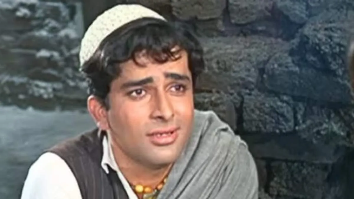 Shashi Kapoor's this 1965 blockbuster movie gave 15x return, he charged  only Rs 1 lakh | Movies News - News18