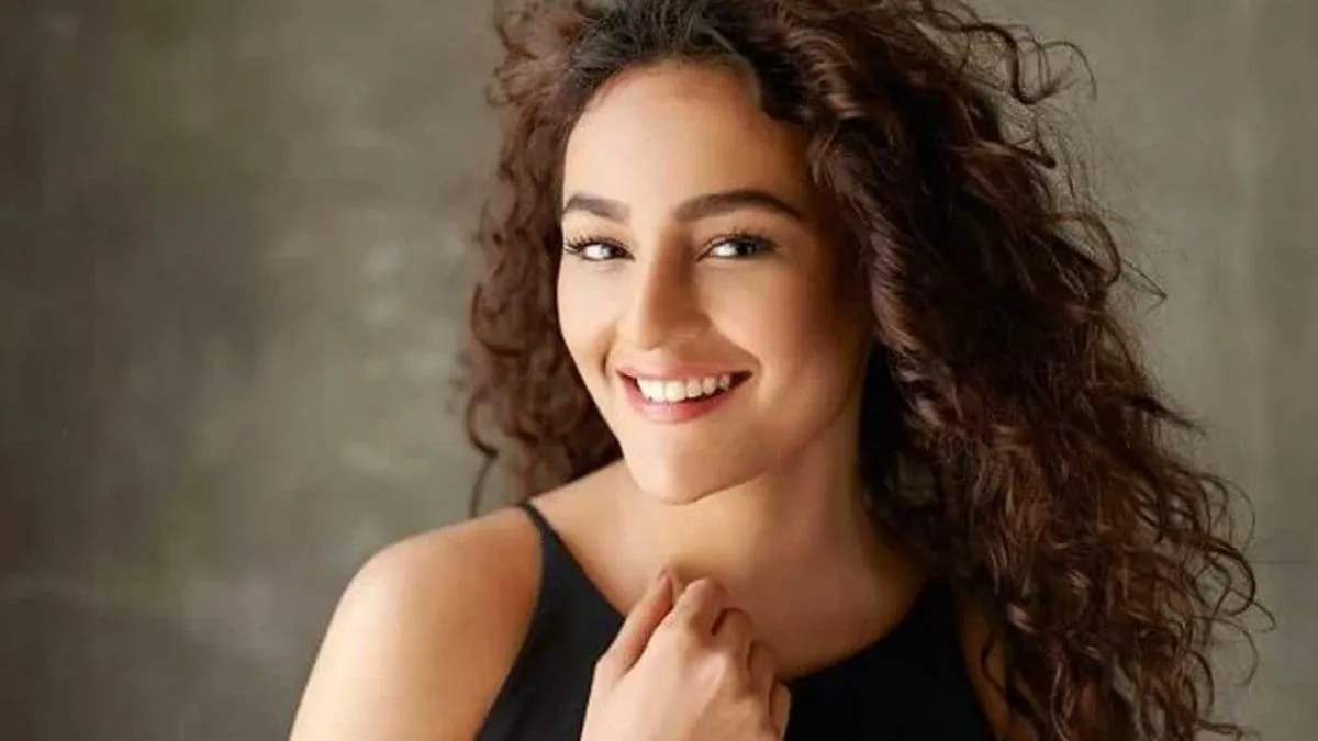 Seerat Kapoor To Make Her Bollywood Debut With Fahadh Faasil? What We Know  | Bollywood News - News18