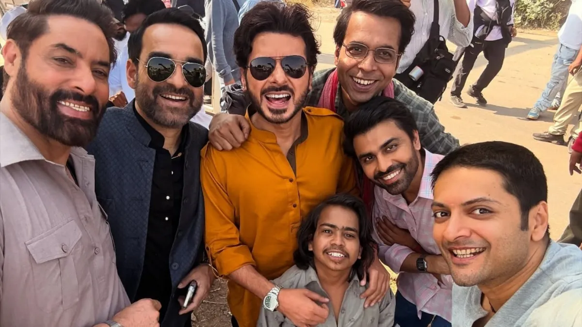 Ali Fazal's Blurry Set Photos From Jodhpur Prove One Thing: 'Mirzapur Team  Is Having A Blast' | Bollywood News - News18