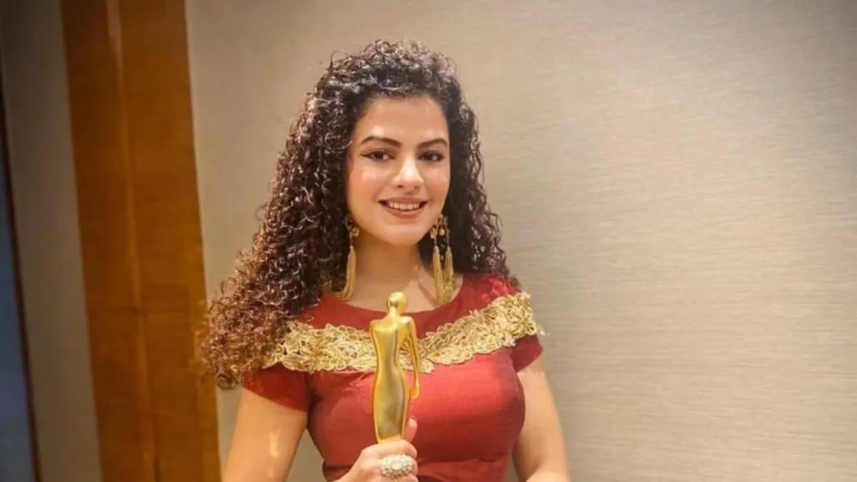 How MS Dhoni's 'Kaun Tujhe' Singer Palak Muchhal Celebrated Her Global  Achievement: 'Part Of Daily Life' | Bollywood News - News18