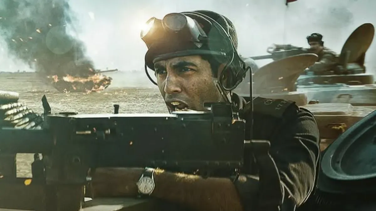 Amitabh Bachchan के नाती पर आया शाह रुख की बेटी का दिल! अपकमिंग फिल्म के  पोस्टर पर लुटाया प्यार - ikkis movie agastya nanda first look and release  date out from debut