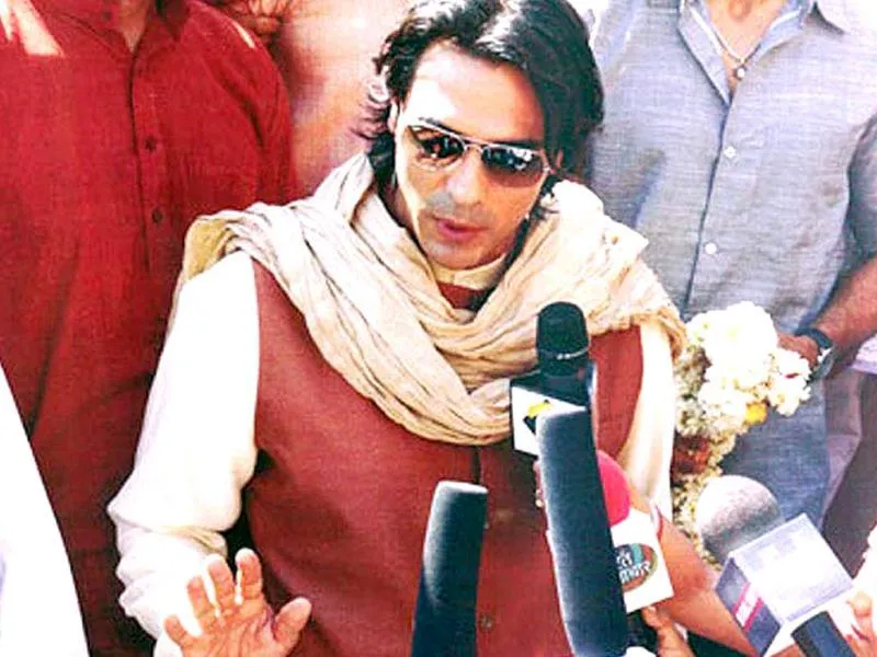 Raajneeti (2010)