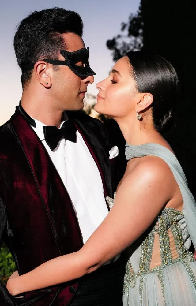  Ranbir Kapoor & Alia Bhatt