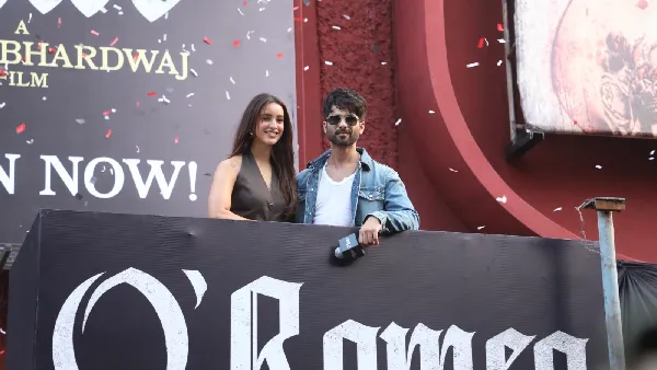 O Romeo Advance Booking Open: Theatre Turns Red for the First Time as  Shahid Kapoor and Triptii Dimri Unveil Poster - Filmibeat