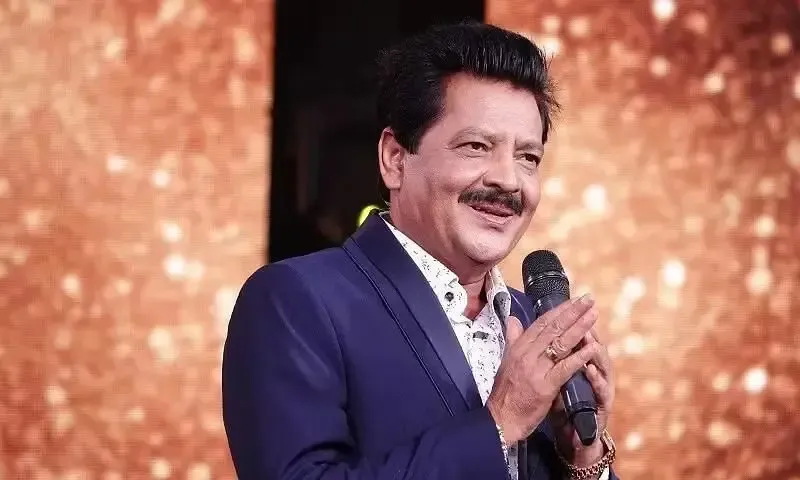 Amid Kiss Controversy, Udit Narayan Lands In Legal Trouble As First Wife  Files A Case Against Him