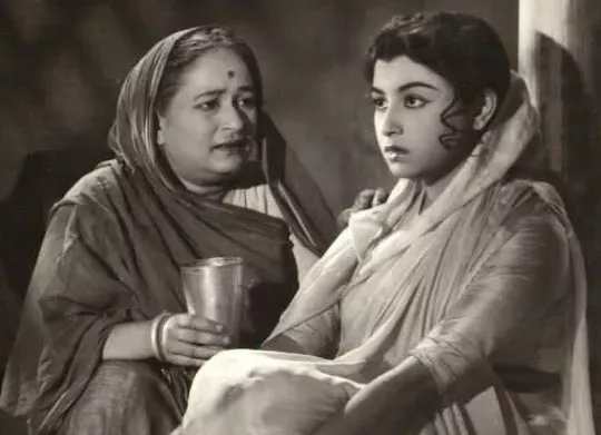 Amitabh Bachchan's Co-Star, Leela Mishra, Once Kept Filming Despite Being  Paralysed, Died Soon After