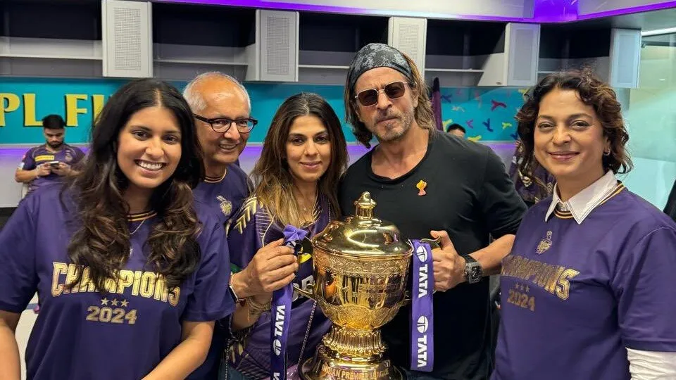 Juhi Chawla, Shah Rukh Khan 