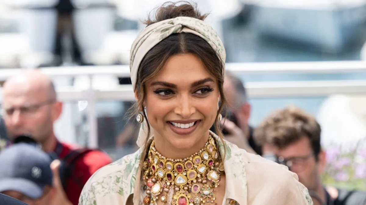  Deepika 