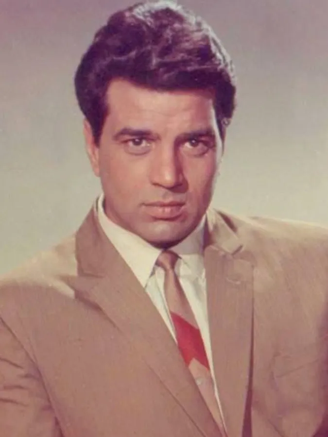 Dharmendra death: Bollywood beloved He-Man, dies at 89, cremated in Mumbai  - India Today