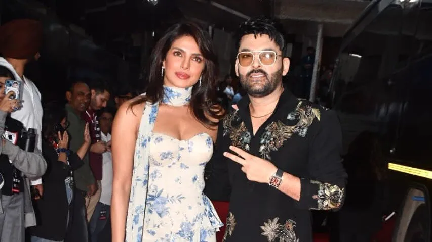Priyanka Chopra can't stop laughing as Kapil Sharma cracks a joke on set -  India Today